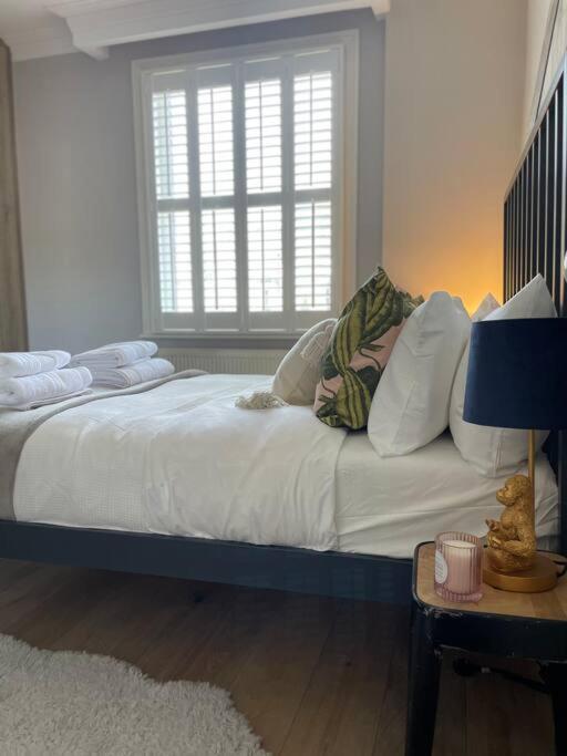 Апартаменты Stunning South Kensington Flat Лондон