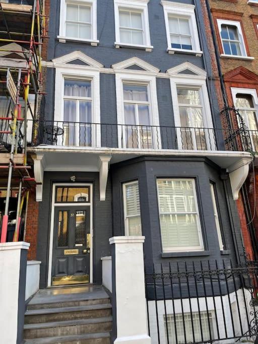 Апартаменты Stunning South Kensington Flat Лондон